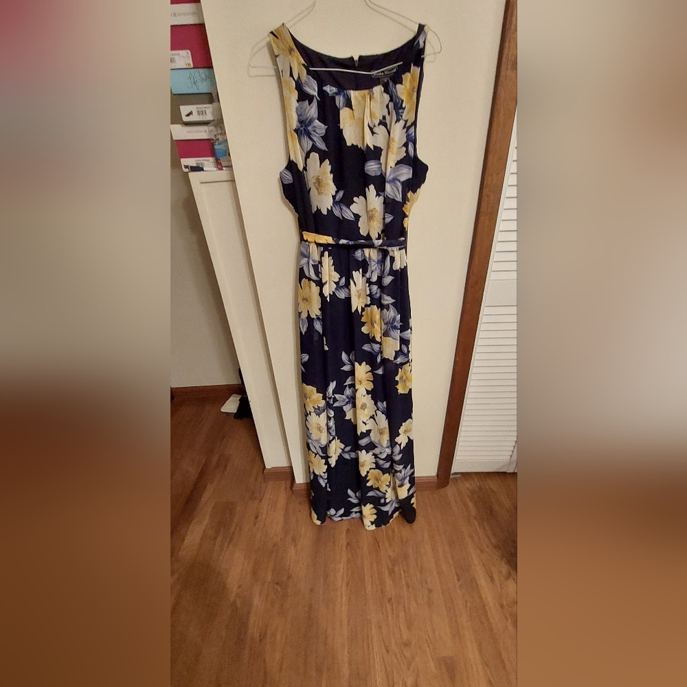 Jessica Howard Floral Dress in Navy and Yellow